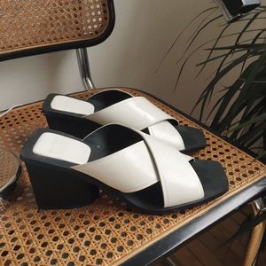 NEW White Black Chunky Heel Mule Sandals